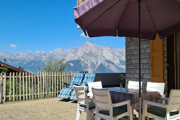 Foto van Appartement Veysonnaz bij Skilift & Shuttle - Vakantiehuis in Veysonnaz - TerraceBalcony