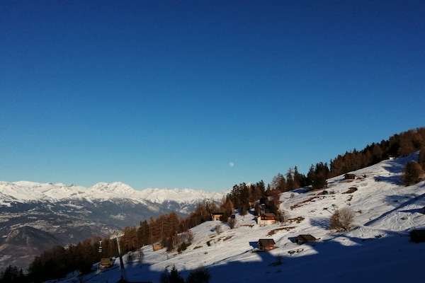 Foto van Studio in Veysonnaz bij Skipistes & Gondel - Vakantiehuis in Veysonnaz - ViewWinter