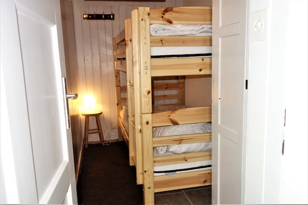 Foto van Studio in Veysonnaz bij Skipistes & Gondel - Vakantiehuis in Veysonnaz - BedRoom