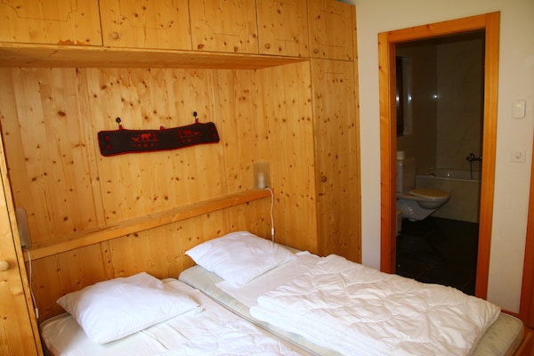 Foto van Appartement in Wallis vlakbij de kabelbaan - Vakantiehuis in Veysonnaz - BedRoom