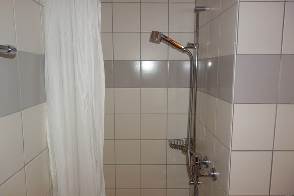 Foto van Aangenaam appartement met sauna - Vakantiehuis in Haute-Nendaz - BathRoom