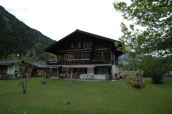 Foto van Chalet in Lenk bij Simmenwaterval - Vakantiehuis in Lenk - GardenSummer