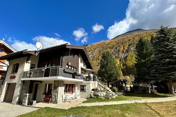 Foto van Chalet bij Saas Fee Skipistes - Vakantiehuis in Saas Grund - ExteriorSummer