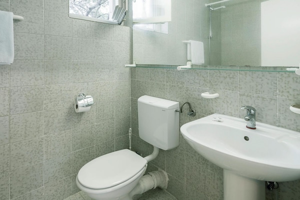 Foto van Jelsa Resort Appartement vlakbij de zee - Vakantiehuis in Jelsa - BathRoom