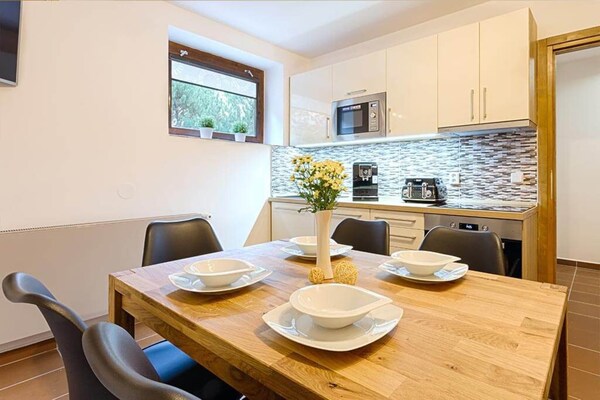 Foto van Volledig ingerichte villa in Harrachov - Vakantiehuis in Harrachov - DiningRoom