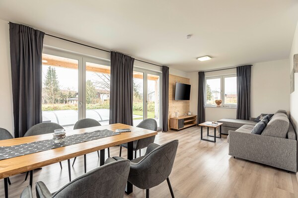 Foto van Chalet in Inzell met Zwembad & Alpenzicht - Vakantiehuis in Inzell - LivingRoom