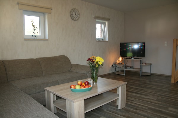 Foto van Elegant landhuis in Bastorf vlakbij de zee - Vakantiehuis in Kägsdorf - LivingRoom