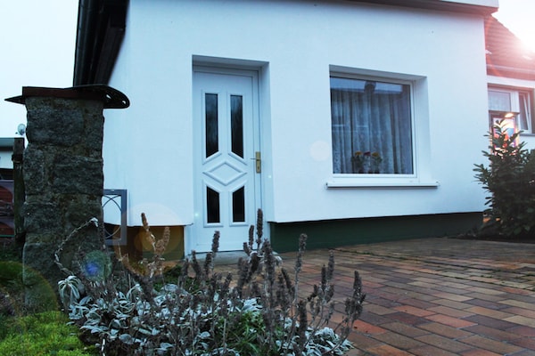 Foto van Bungalow op het eiland Poel voor 2 personen - Vakantiehuis in Insel Poel - ExteriorSummer