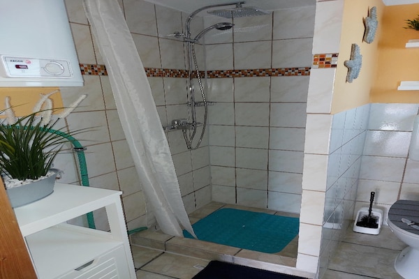 Foto van Bungalow in Klein Strצmkendorf - Vakantiehuis in Klein Strömkendorf - BathRoom