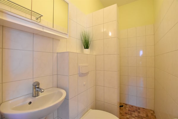 Foto van Gezellig appartement in Zierow met buitenhaard - Vakantiehuis in Zierow - BathRoom
