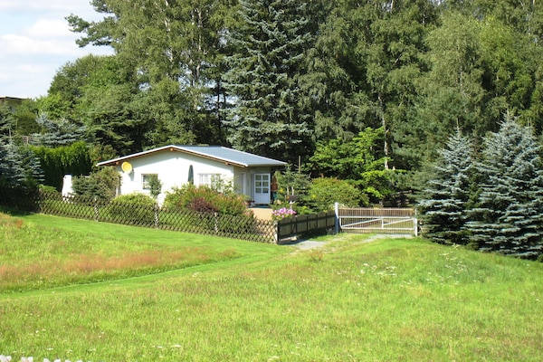 Foto van Stijlvol vakantieappartement in het Vogtland met terras - ExteriorSummer