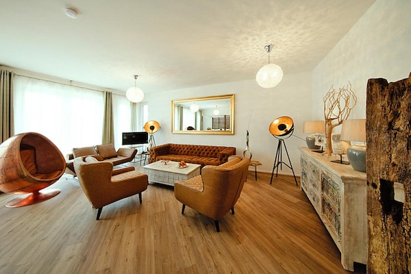 Foto van Appartement in Strausberg met ontbijt inbegrepen - Vakantiehuis in Strausberg - LivingRoom