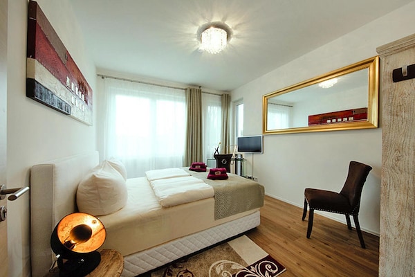 Foto van Appartement in Strausberg met ontbijt inbegrepen - Vakantiehuis in Strausberg - BedRoom