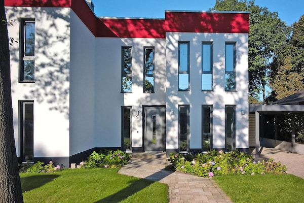Foto van Appartement in Strausberg met ontbijt inbegrepen - Vakantiehuis in Strausberg - ExteriorSummer