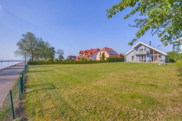 Foto van Perfect vakantiehuis voor gezinnen - Vakantiehuis in Rechlin - ExteriorSummer