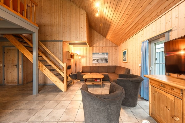 Foto van Perfect vakantiehuis voor gezinnen - Vakantiehuis in Rechlin - LivingRoom