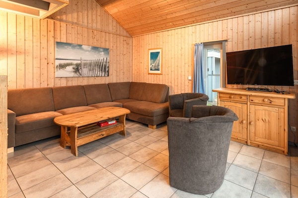 Foto van Perfect vakantiehuis voor gezinnen - Vakantiehuis in Rechlin - LivingRoom