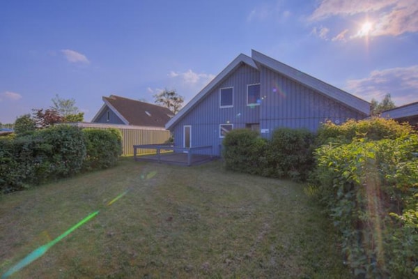 Foto van Perfect vakantiehuis voor gezinnen - Vakantiehuis in Rechlin - ExteriorSummer