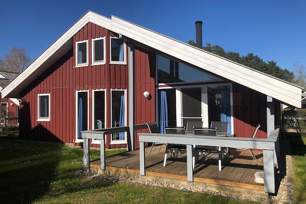 Foto van Vakantiehuis in Scandinavische stijl - Vakantiehuis in Granzow - ExteriorSummer