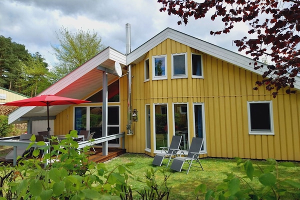 Foto van Vakantiehuis in vakantiepark Mirow - Vakantiehuis in Granzow - ExteriorSummer