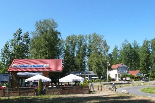 Foto van Woonboot in Kroeslin am Bodden - Vakantiehuis in Kröslin - AreaSummer1KM