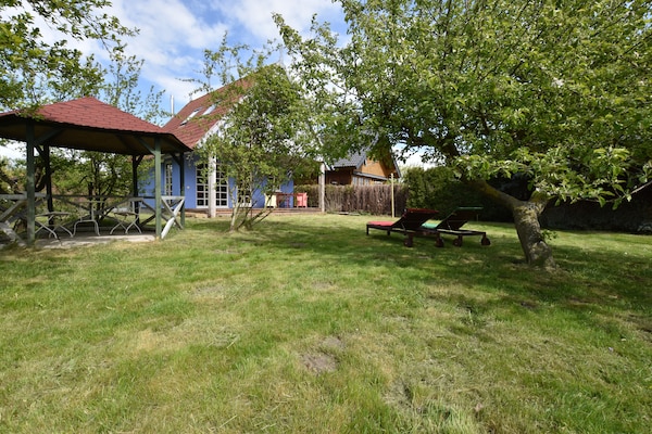 Foto van Idyllisch vakantiehuis met terras in Rerik - Vakantiehuis in Rerik / OT Roggow - GardenSummer