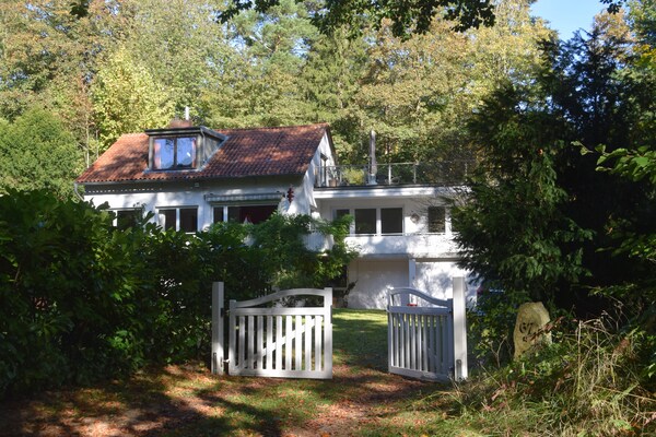 Foto van Comfort aan het meer met balkon - Vakantiehuis in Eutin - ExteriorSummer