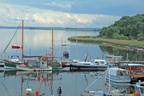 Foto van Moderne retraite met uitzicht op het meer - Vakantiehuis in Kirchdorf - Untagged