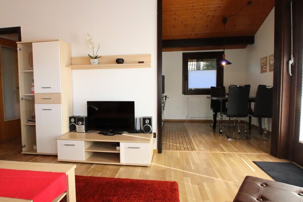 Foto van Vrijstaande vakantiebungalow in vakwerkstijl - Vakantiehuis in Burhave - LivingRoom