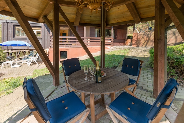Foto van Vakantiehuis in Eichenborn met tuin - Vakantiehuis in Eichenborn - TerraceBalcony