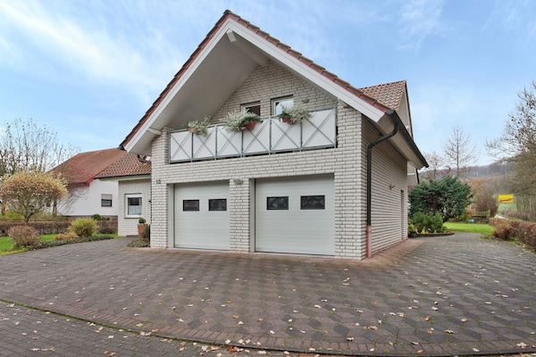 Foto van Appartement in Nieheim aan de rand van het bos - Vakantiehuis in Nieheim - ExteriorSummer