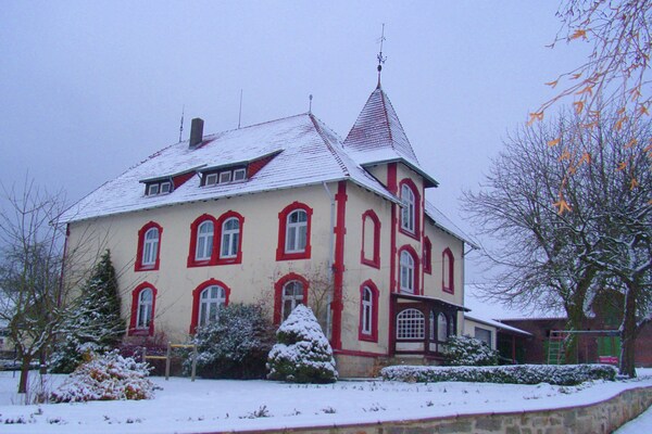 Foto van Landhuis nabij kasteel Sababurg - Vakantiehuis in Trendelburg-Friedrichsfeld - ExteriorWinter