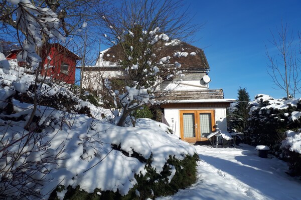 Foto van Licht appartement nabij Willingen met terras - Vakantiehuis in Willingen - ExteriorWinter