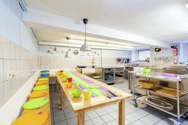 Foto van hondvriendelijk groepshuis in Hessen met tuin - Vakantiehuis in Bad Zwesten-Wenzigerode - Kitchen