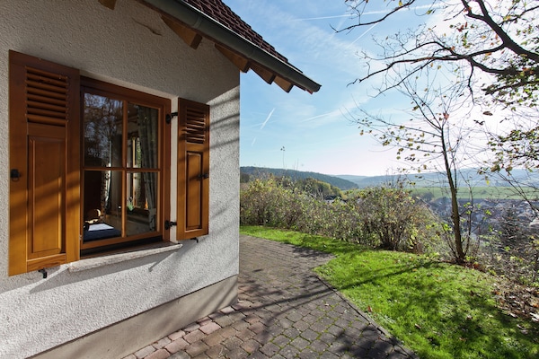 Foto van Vakantiehuis in het Knüllgebergte met balkon - Vakantiehuis in Neuenstein-Mühlbach - ExteriorSummer