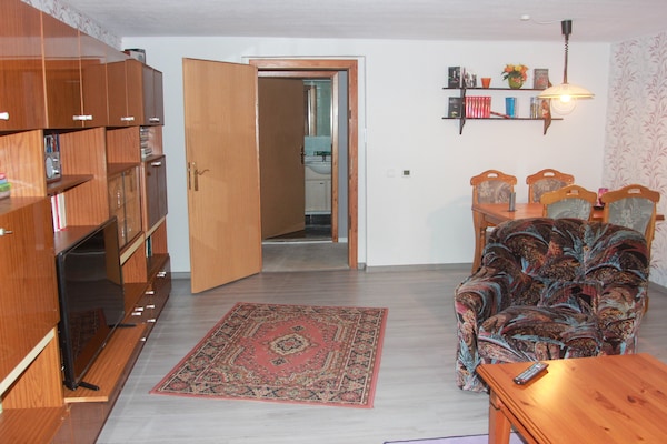Foto van Uitnodigend vakantieappartement in het pittoreske Staßfurt - LivingRoom