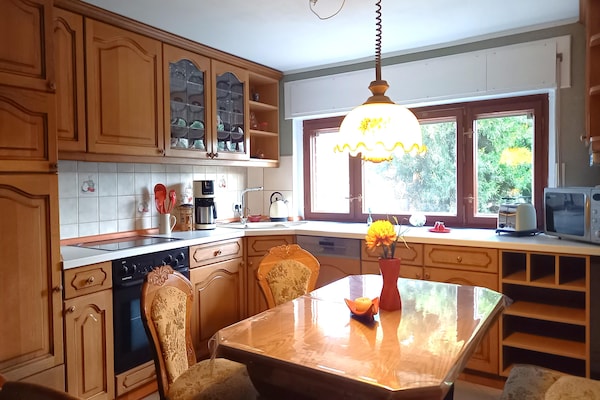 Foto van Uitnodigend vakantieappartement in het pittoreske Staßfurt - Kitchen