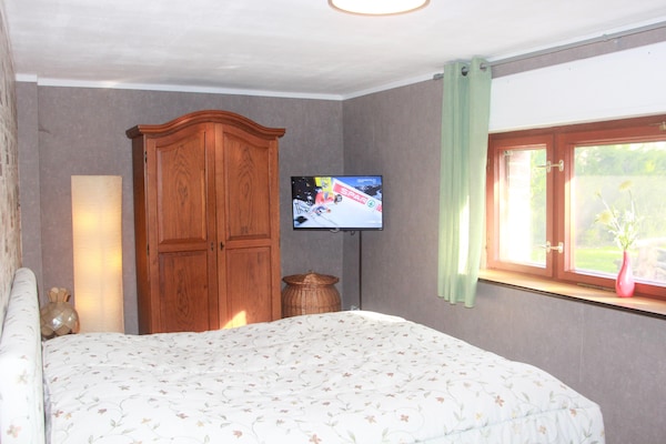Foto van Uitnodigend vakantieappartement in het pittoreske Staßfurt - BedRoom