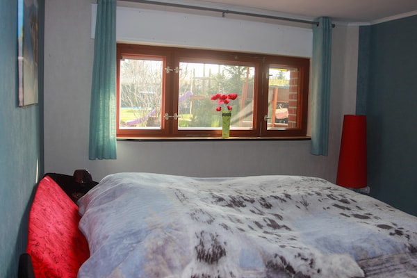 Foto van Uitnodigend vakantieappartement in het pittoreske Staßfurt - BedRoom