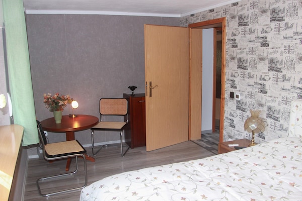 Foto van Uitnodigend vakantieappartement in het pittoreske Staßfurt - BedRoom