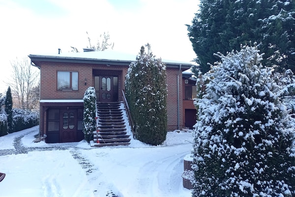 Foto van Uitnodigend vakantieappartement in het pittoreske Staßfurt - ExteriorWinter
