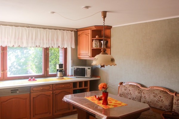 Foto van Uitnodigend vakantieappartement in het pittoreske Staßfurt - Kitchen