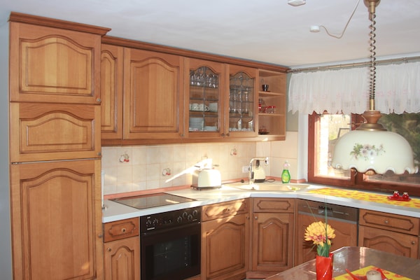 Foto van Uitnodigend vakantieappartement in het pittoreske Staßfurt - Kitchen
