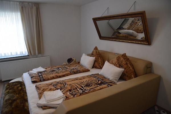 Foto van Appartement in Essen met terras, parkeerplaats - Vakantiehuis in Essen - BedRoom