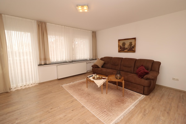 Foto van Appartement in Essen met terras, parkeerplaats - Vakantiehuis in Essen - LivingRoom