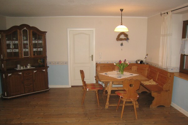 Foto van Morbach Hillside Mansion - Vakantiehuis in Morbach-Riedenburg - DiningRoom