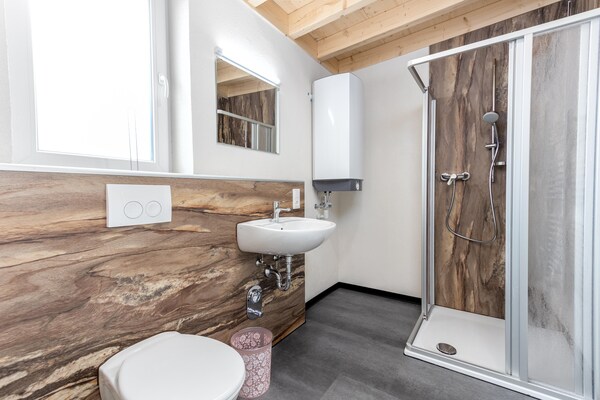 Foto van Eifel Platteland Comfort - Vakantiehuis in Hallschlag - BathRoom