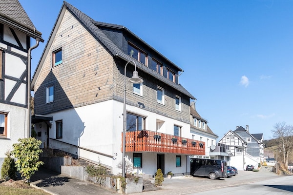 Foto van Vakantiehuis in Bödefeld met balkon - Vakantiehuis in Schmallenberg - ExteriorSummer