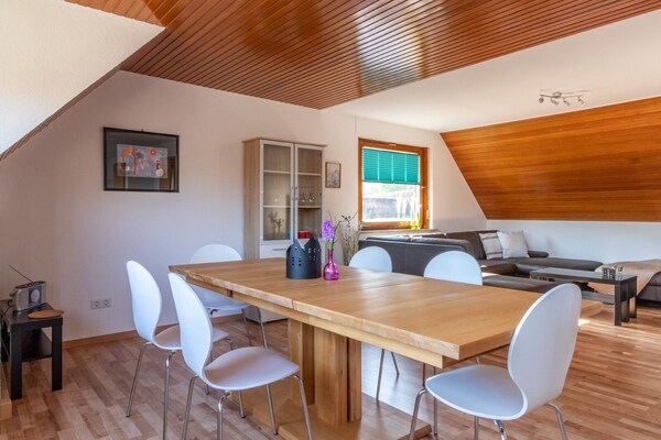 Foto van Vakantiehuis in Bödefeld met balkon - Vakantiehuis in Schmallenberg - DiningRoom