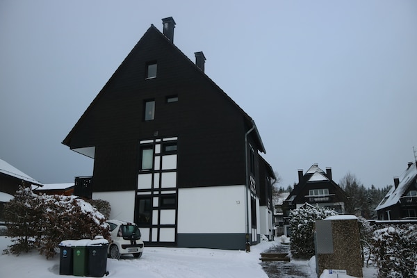 Foto van Vakantieappartement in Winterberg vlakbij het skigebied - ExteriorWinter